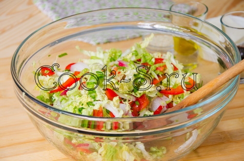 свежий весенний салат