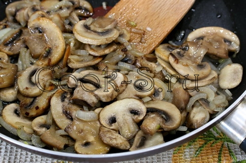 жареные грибы с луком